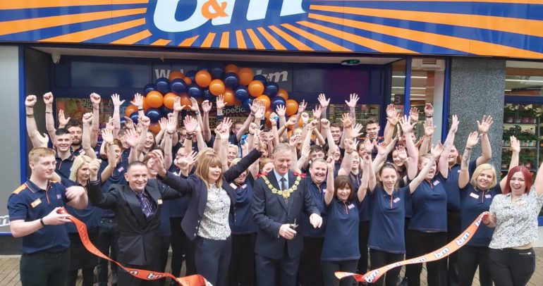 Image for the news article titled Mayor cuts the ribbon to open new Dover B&M