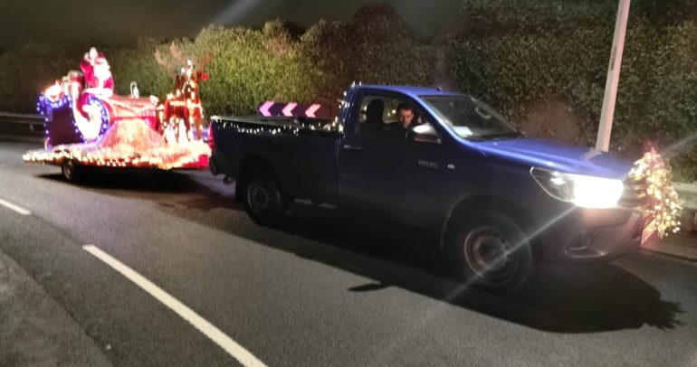 Image for the news article titled A Wonderful Appearance Of Santa & Sleigh in Dover